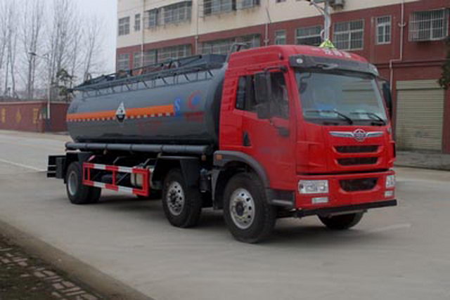 CLW5257GFWC5型腐蚀性物品罐式运输车